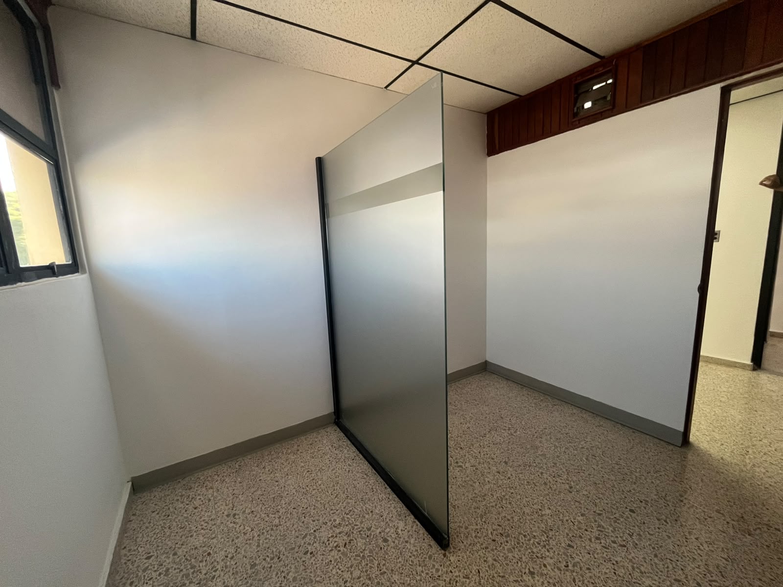 Local Comercial en Alquiler | Excelente Ubicación Dos espacios de oficinas