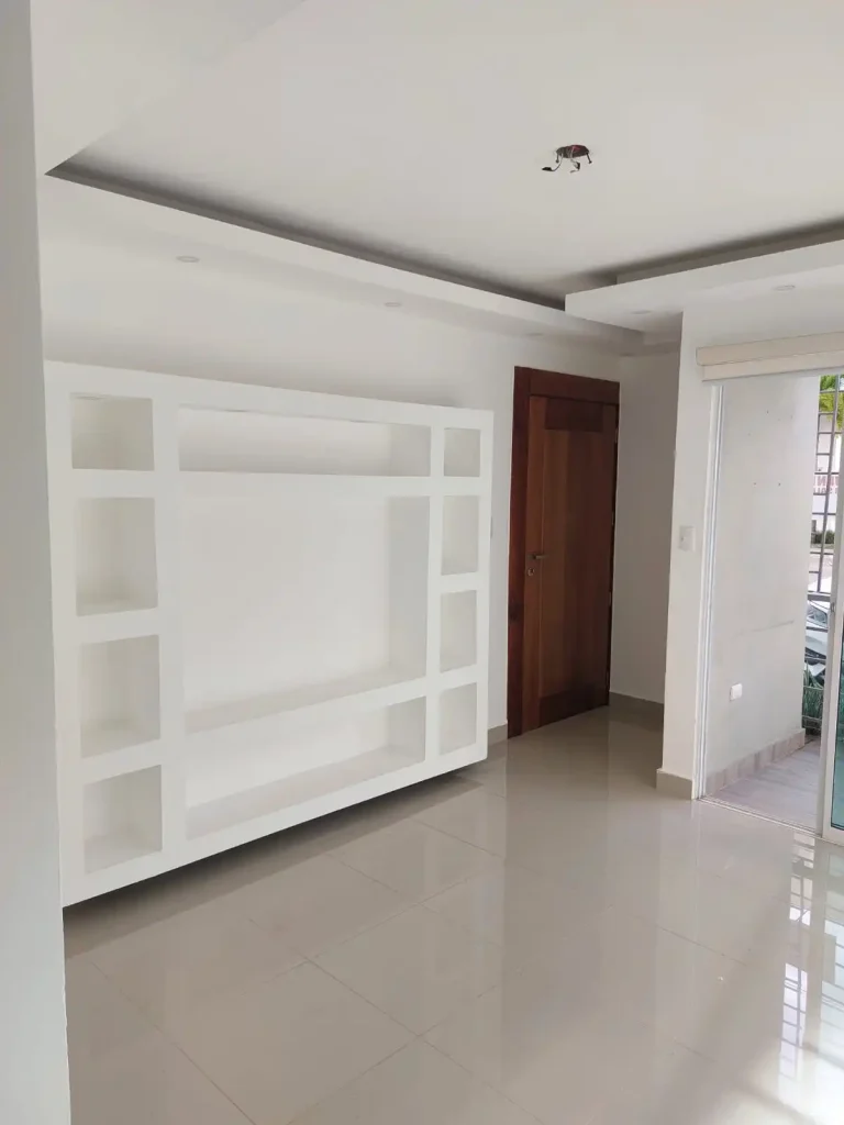 Vendo Amplio Apartamento con Patio en Llanos de Gurabo