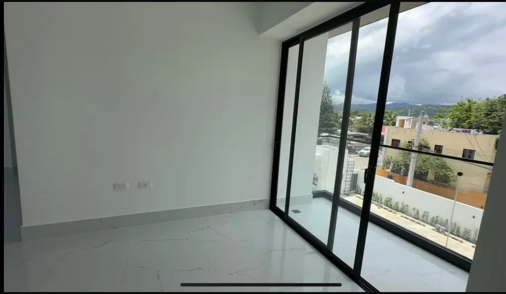 Apartamento 3er Nivel con Linea Blanca en Llanos de Gurabo
