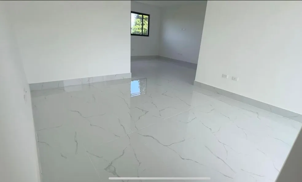 Apartamento 3er Nivel con Linea Blanca en Llanos de Gurabo