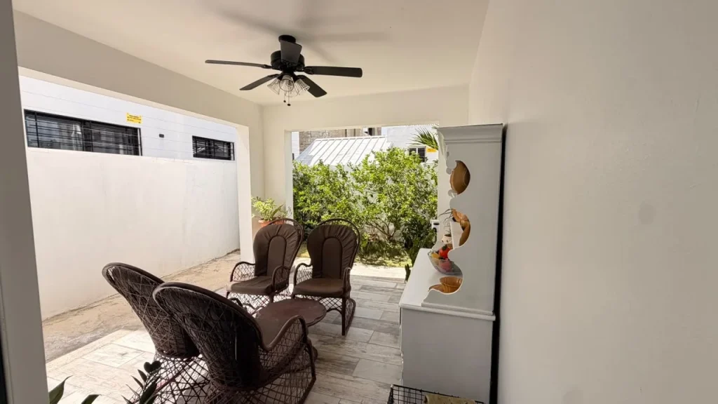 CASA EN VENTA A PRECIO POR DEBAJO DE TASACION,UBICADA EN VILLA MARIA, SANTIAGO PROXIMO AL HOSPITAL HOMS.